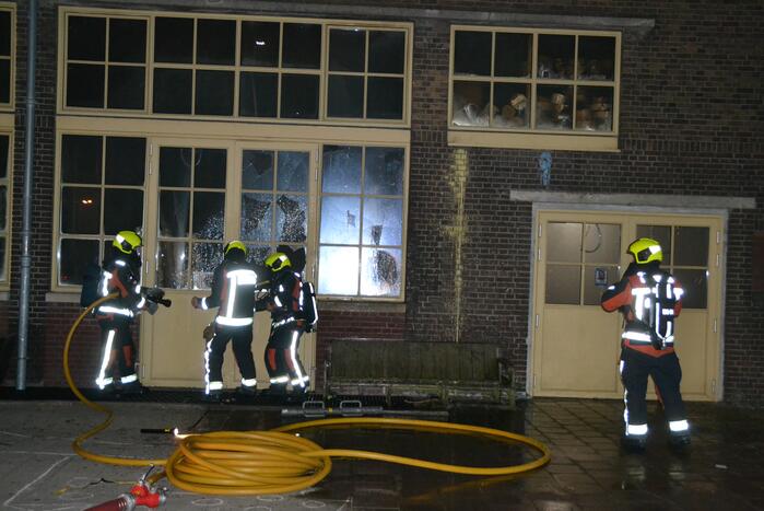 Felle brand in oud pand