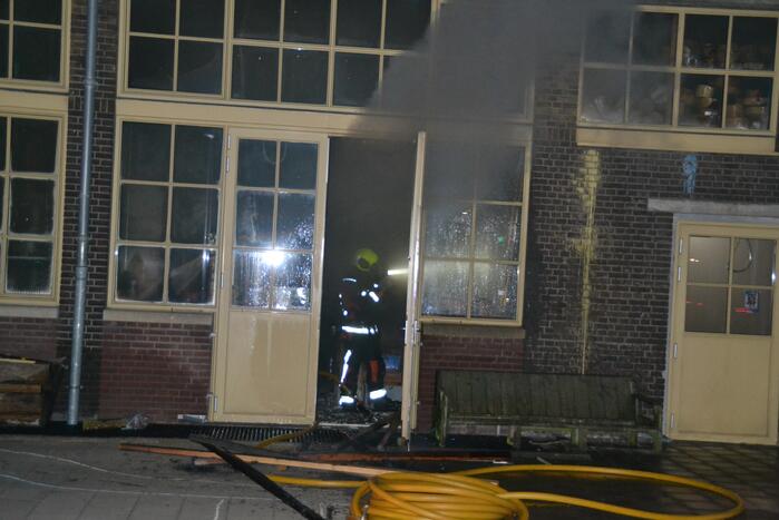 Felle brand in oud pand