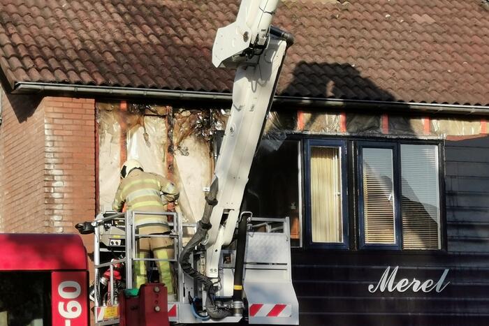 Brand in gevel van tussenwoning