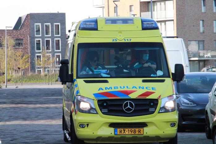 Overleden vrouw (26) aangetroffen in woning, man aangehouden