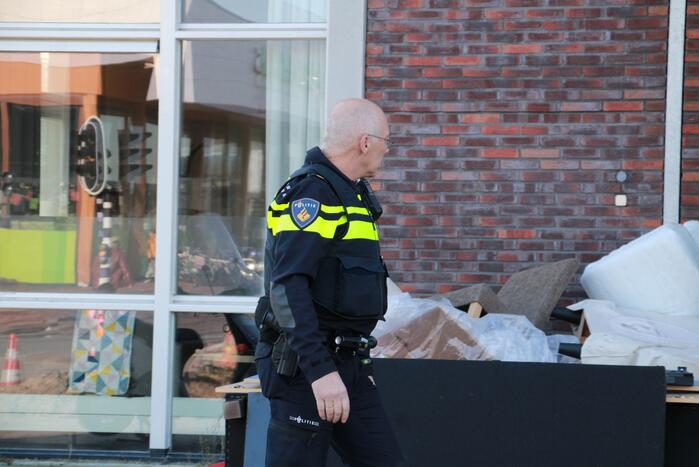 Overleden vrouw (26) aangetroffen in woning, man aangehouden