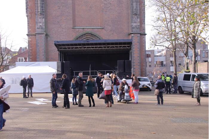 Demonstratie voor de vrijheid bij Onze Lieve Vrouwetoren