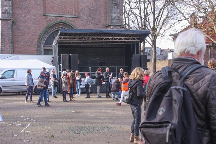 Demonstratie voor de vrijheid bij Onze Lieve Vrouwetoren