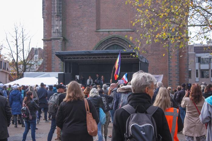 Demonstratie voor de vrijheid bij Onze Lieve Vrouwetoren