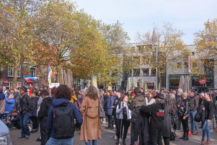 Demonstratie voor de vrijheid bij Onze Lieve Vrouwetoren