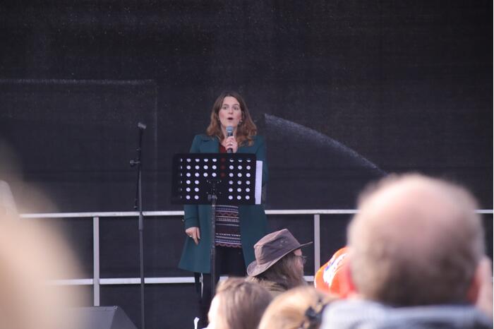 Demonstratie voor de vrijheid bij Onze Lieve Vrouwetoren