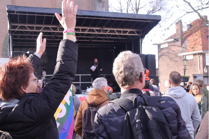 Demonstratie voor de vrijheid bij Onze Lieve Vrouwetoren