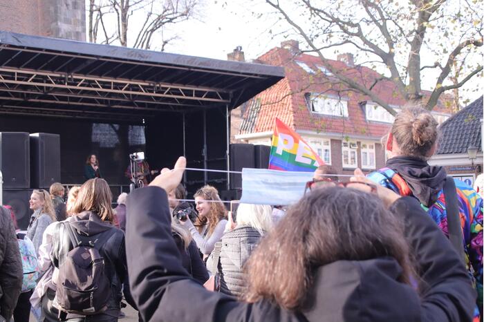 Demonstratie voor de vrijheid bij Onze Lieve Vrouwetoren