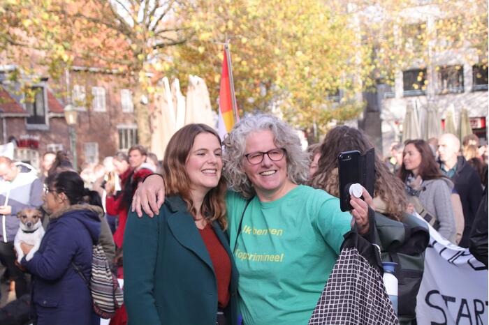 Demonstratie voor de vrijheid bij Onze Lieve Vrouwetoren