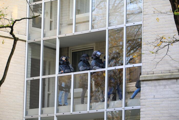 Arrestatieteam valt binnen bij persoon met verward gedrag
