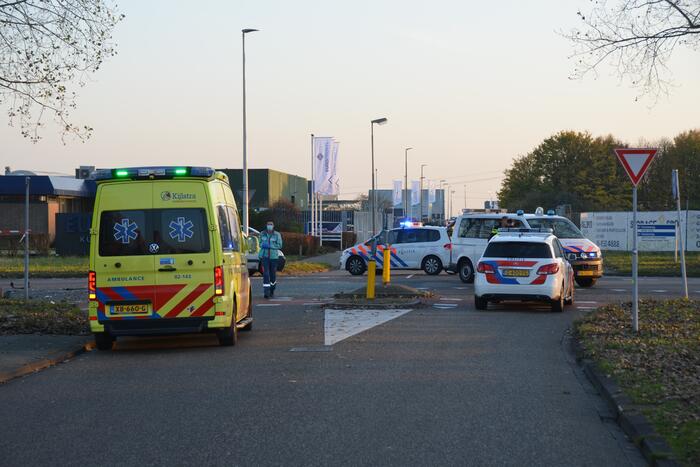 Update: #Leeuwarden Motorrijder overleden na aanrijding met auto Apolloweg Leeuwarden.