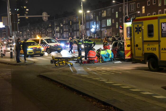 Voetganger ernstig gewond bij aanrijding met auto