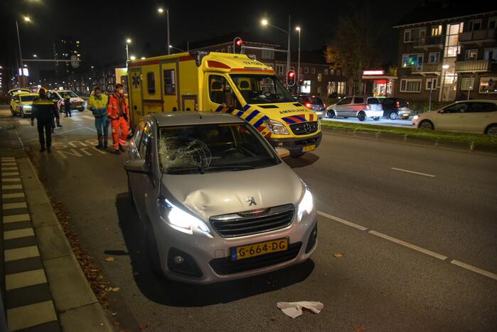 Voetganger ernstig gewond bij aanrijding met auto