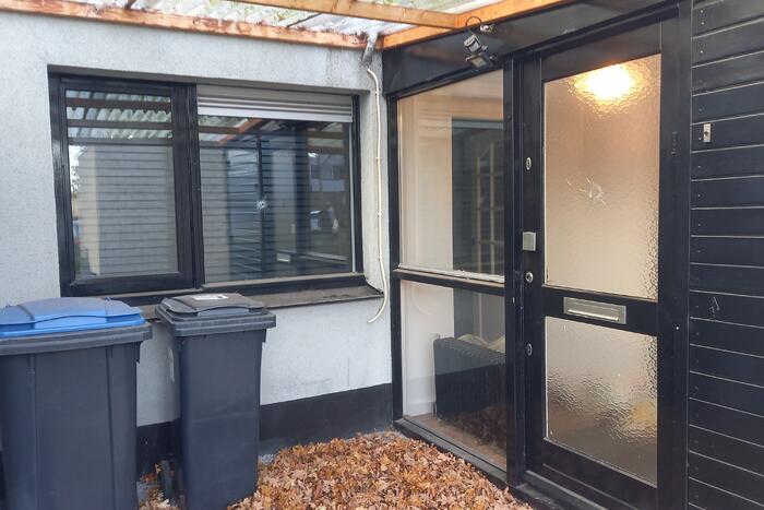 Woning beschoten, politie doet onderzoek