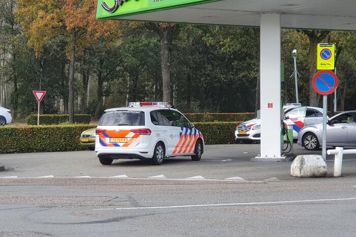Politie zoekt zilverkleurige Audi na overval