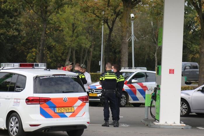 Politie zoekt zilverkleurige Audi na overval