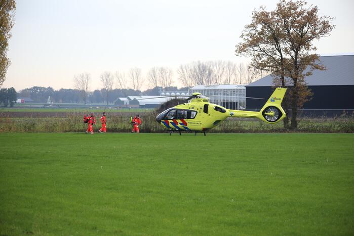 Frontale botsing tussen bestelbus van ANWB en personenauto