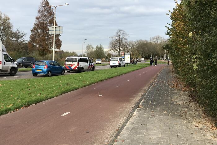 Meisje op fiets aangereden door auto