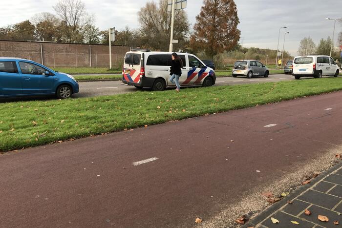 Meisje op fiets aangereden door auto