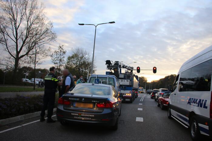 Veel schade bij aanrijding tussen meerdere voertuigen