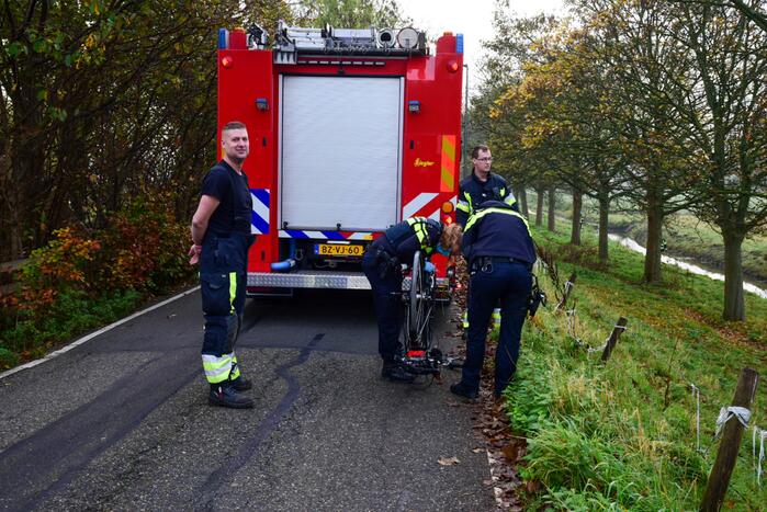 Zoekactie bij sloot na aantreffen van fiets