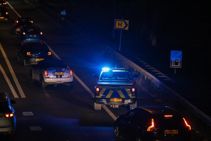 Voertuig vat vlam op afrit snelweg