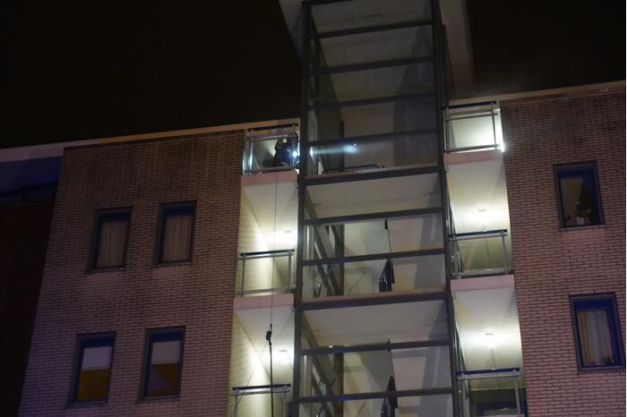 Veel rook bij brand in flatwoning