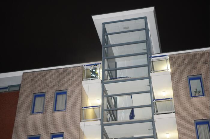 Veel rook bij brand in flatwoning