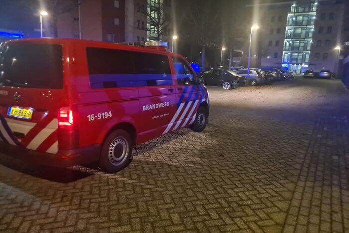 Veel rook bij brand in flatwoning