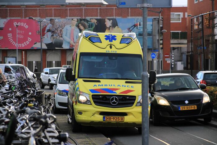 Scooter botst op canta, een gewonde