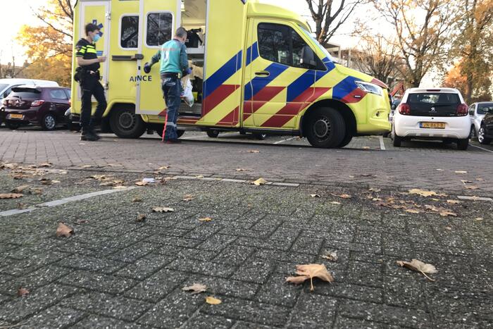 Vrouw gewond na aanrijding met auto