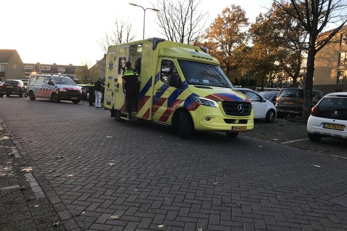 Vrouw gewond na aanrijding met auto