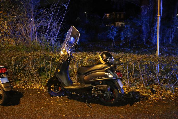 Gewonde bij aanrijding tussen wielrenner en scooter
