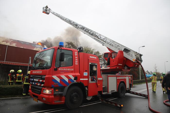 Sporthal Optisport De Schelft verwoest door brand