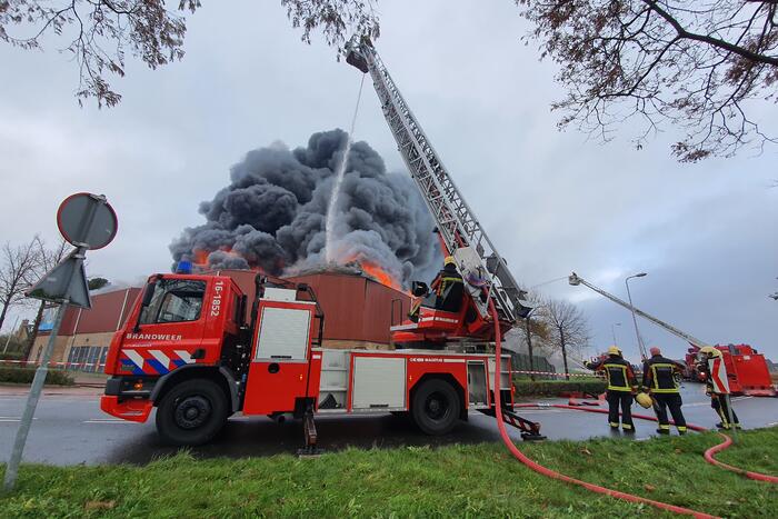 Sporthal Optisport De Schelft verwoest door brand