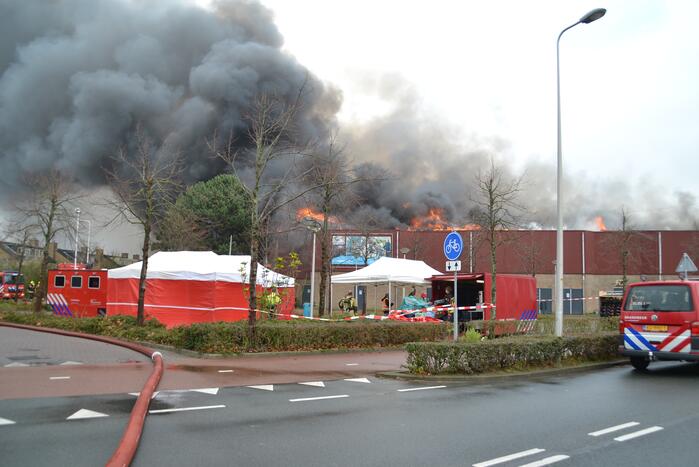 Sporthal Optisport De Schelft verwoest door brand