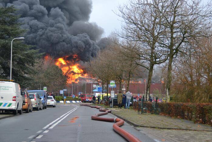 Sporthal Optisport De Schelft verwoest door brand