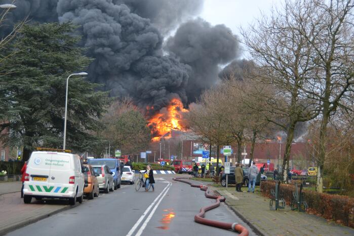 Sporthal Optisport De Schelft verwoest door brand