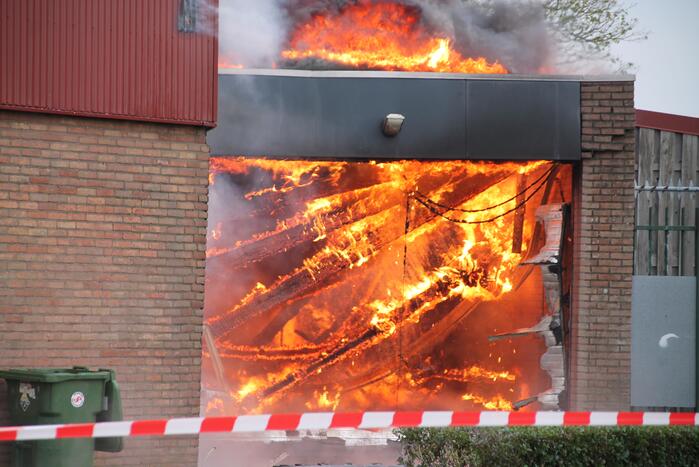 Sporthal Optisport De Schelft verwoest door brand