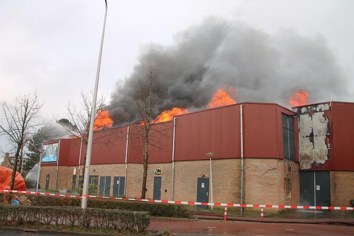 Sporthal Optisport De Schelft verwoest door brand