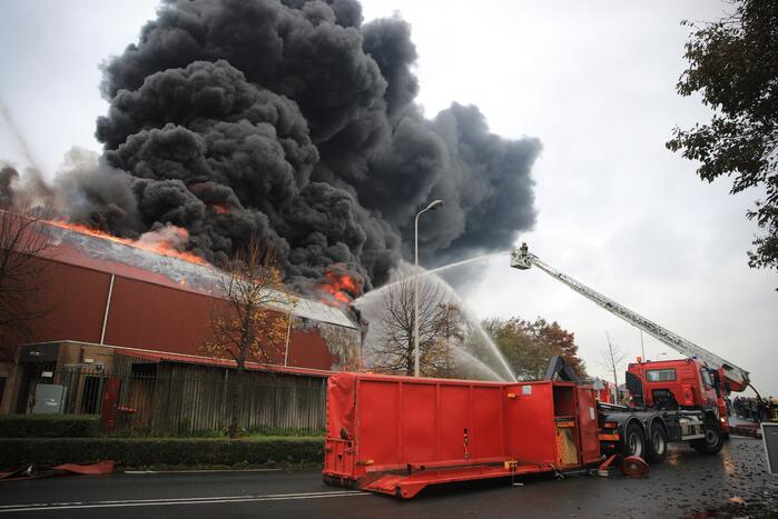 Sporthal Optisport De Schelft verwoest door brand