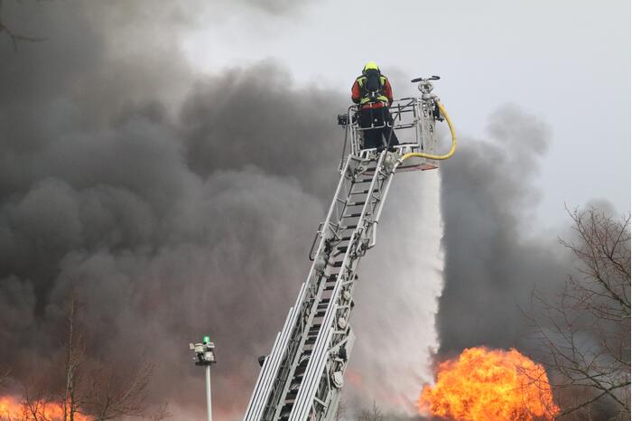 Sporthal Optisport De Schelft verwoest door brand