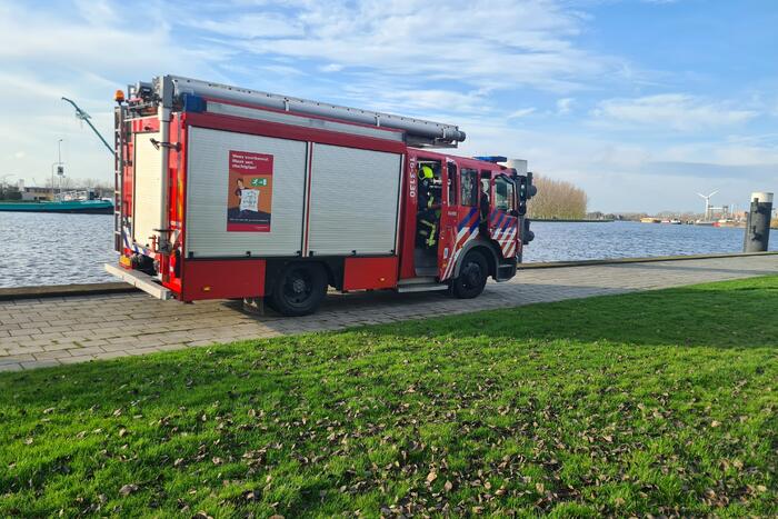 Boom mogelijk in brand door vuurwerk