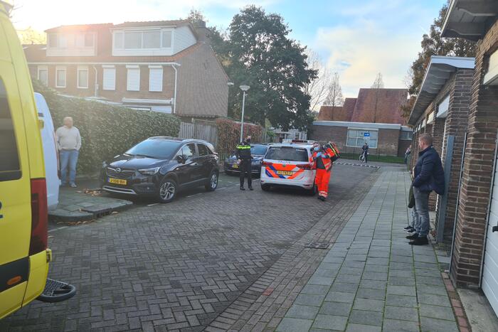 Traumahelikoper landt voor gevallen persoon