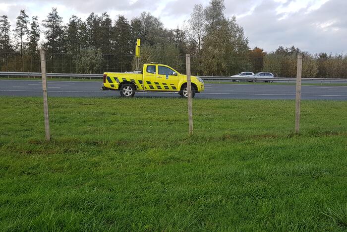 Personenauto belandt in sloot