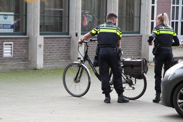Twee fietsers komen met elkaar in botsing