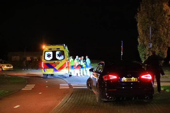 Traumahelikopter landt voor gewond persoon