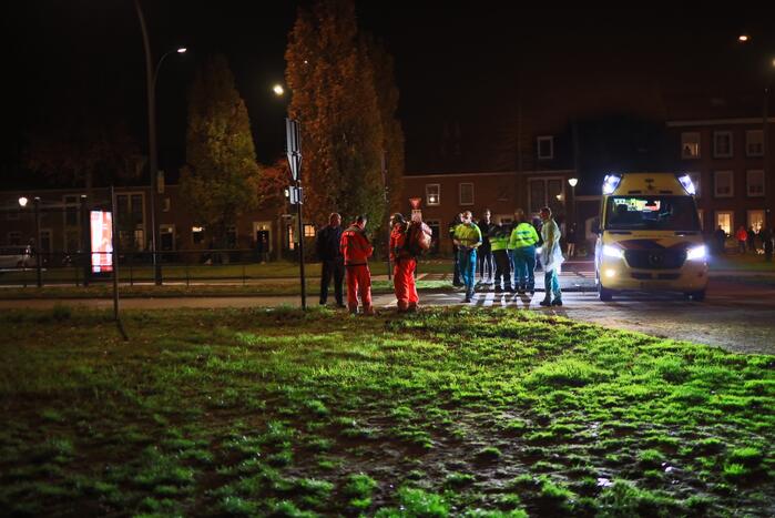 Traumahelikopter landt voor gewond persoon