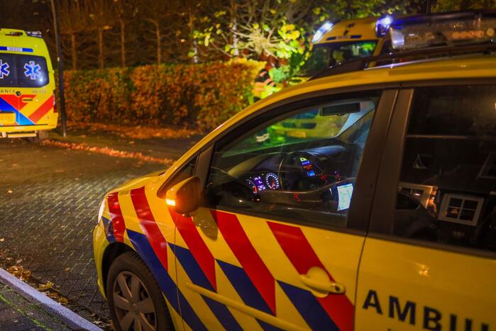 Traumahelikopter landt voor gewond persoon