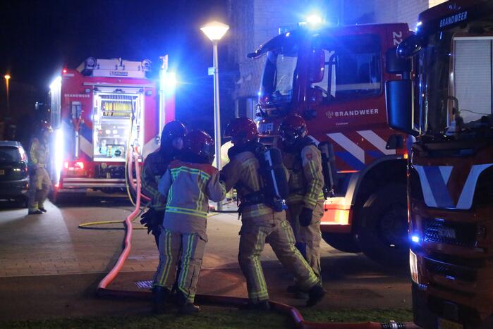 Grote uitslaande brand in appartementencomplex